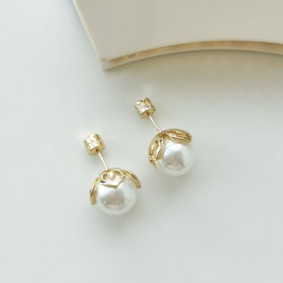 Alicia Bonnie Ashton Gold Pearl Stud Earrings - Picture 4 of 4